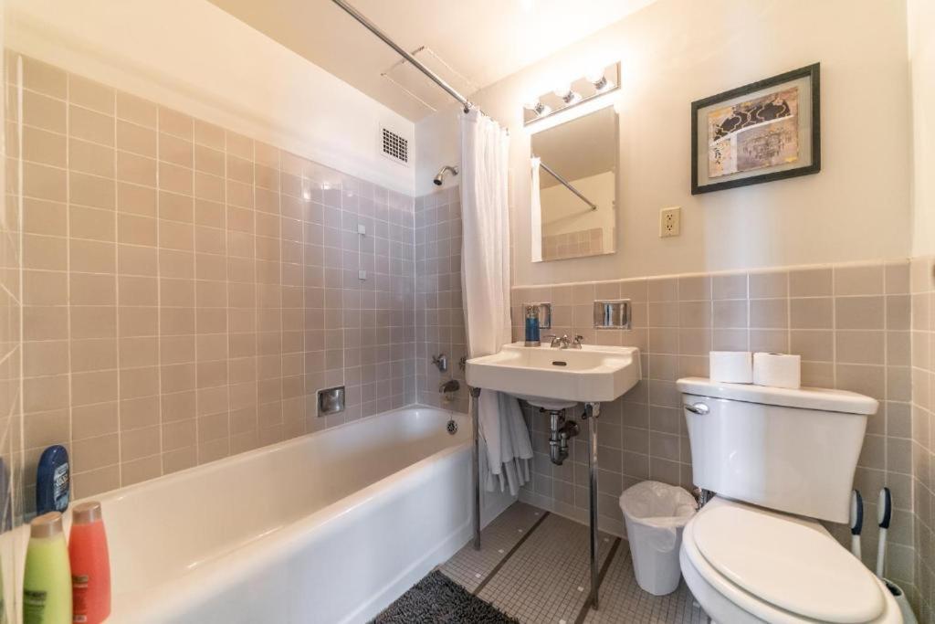 Spacious Charming Condo With Great Views Near The Grove Los Angeles Exterior foto