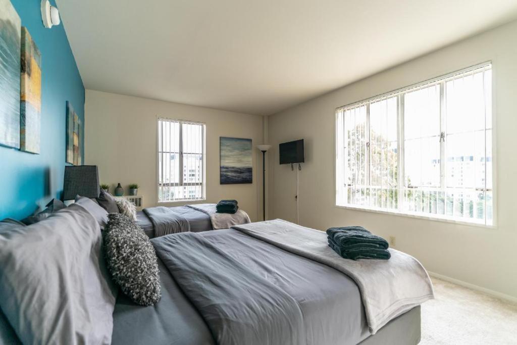 Spacious Charming Condo With Great Views Near The Grove Los Angeles Exterior foto